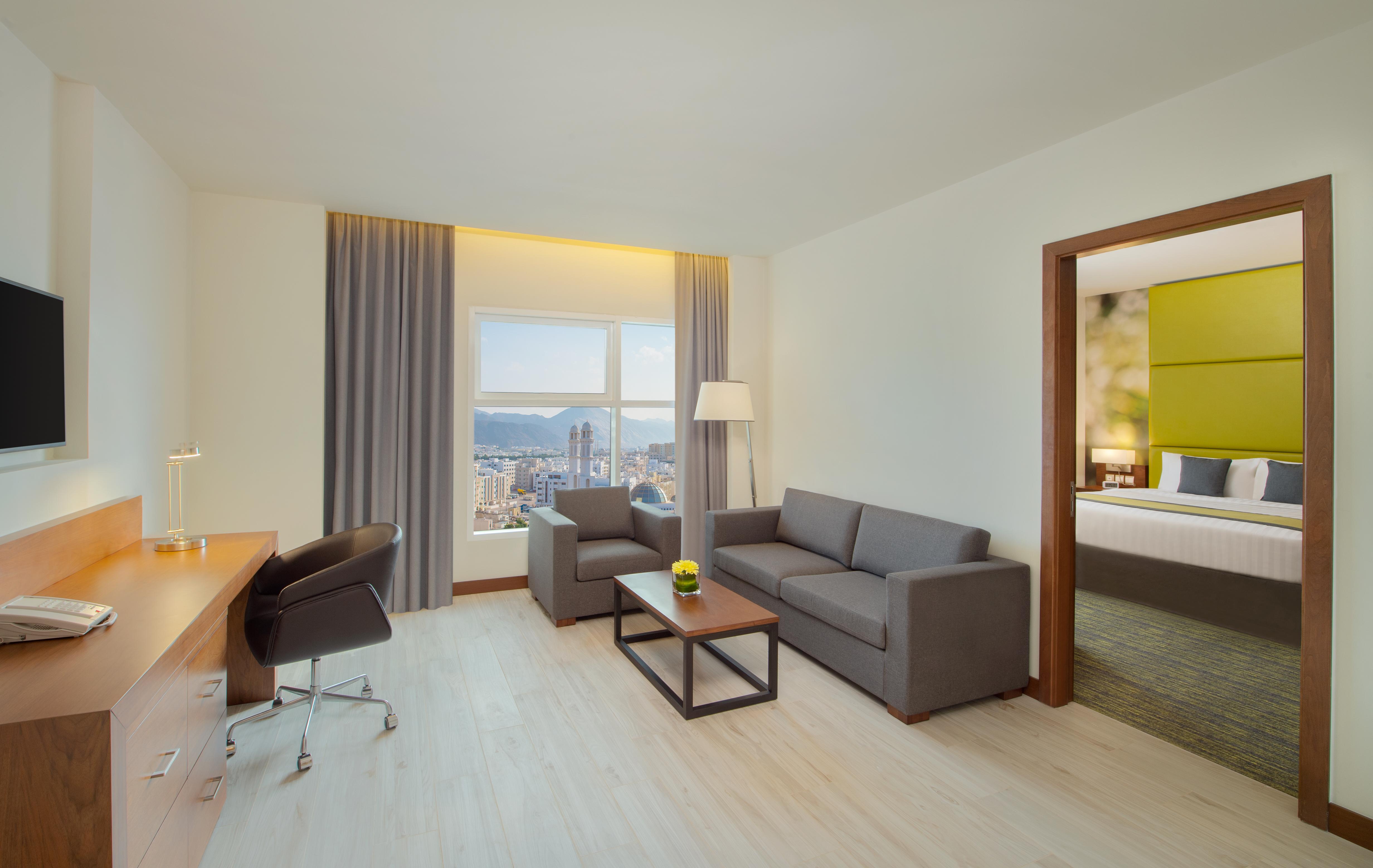 Wyndham Garden Al Khuwair Hotel 4*