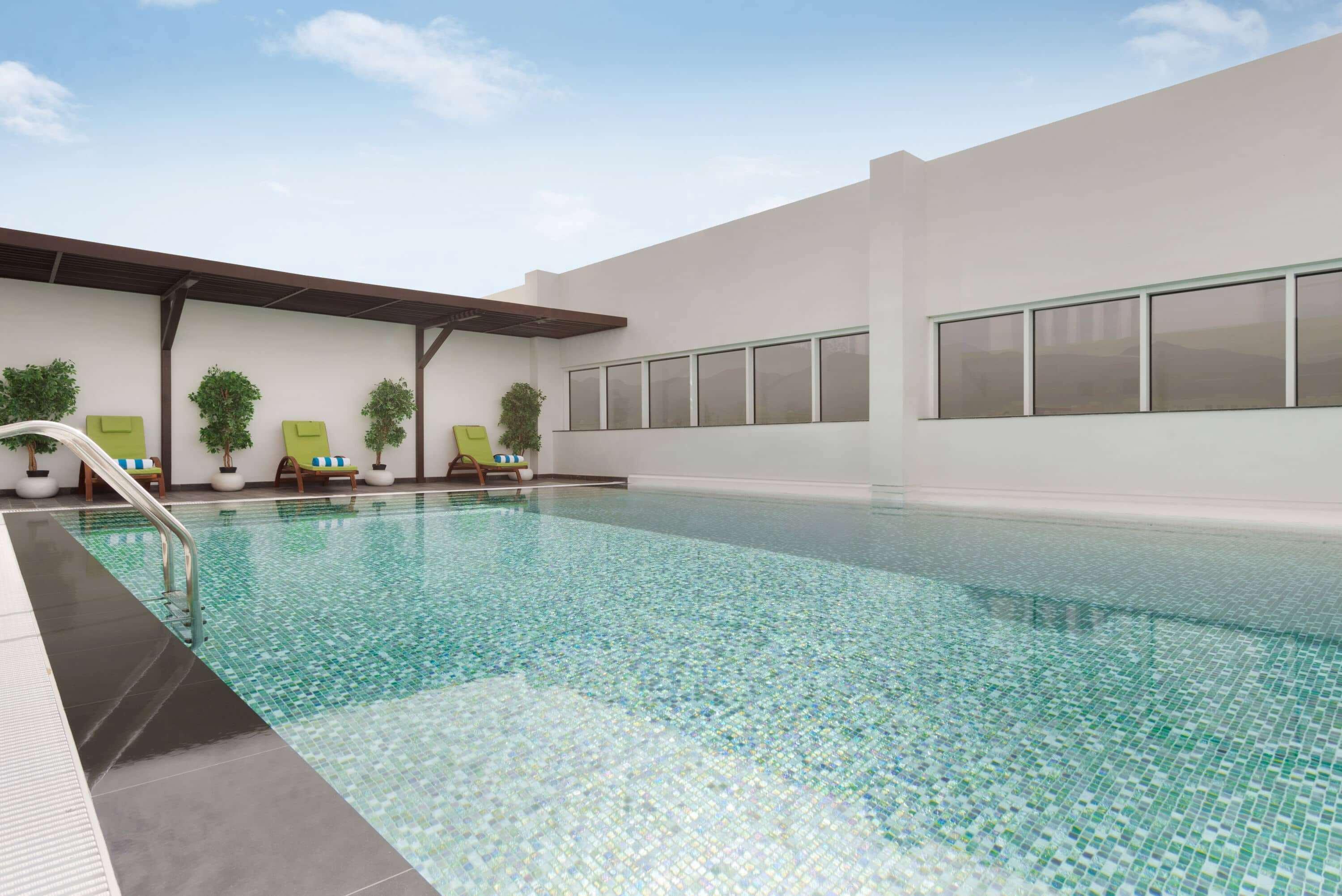 Wyndham Garden Al Khuwair Hotel 4*