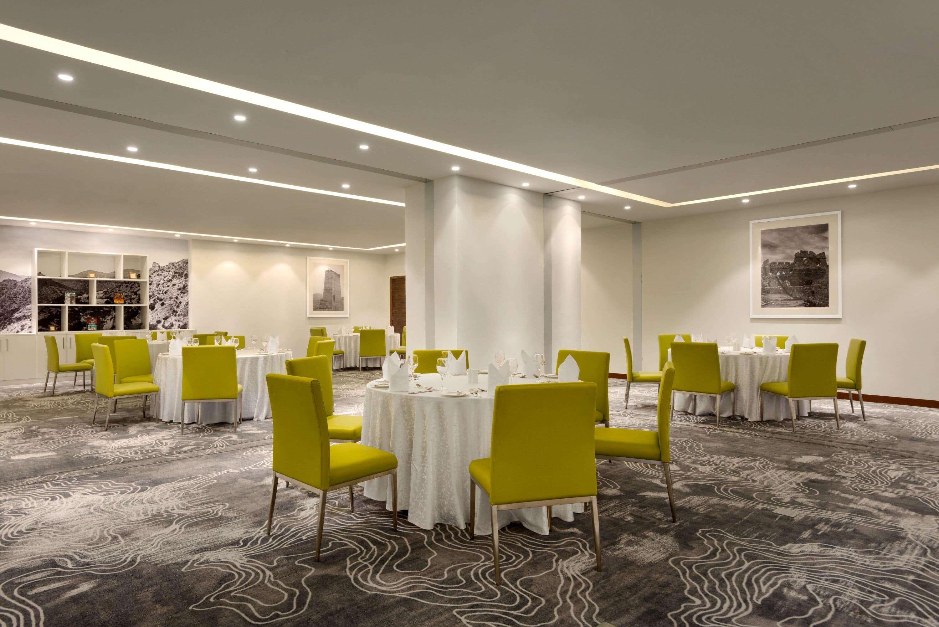 Wyndham Garden Al Khuwair Отель 4*