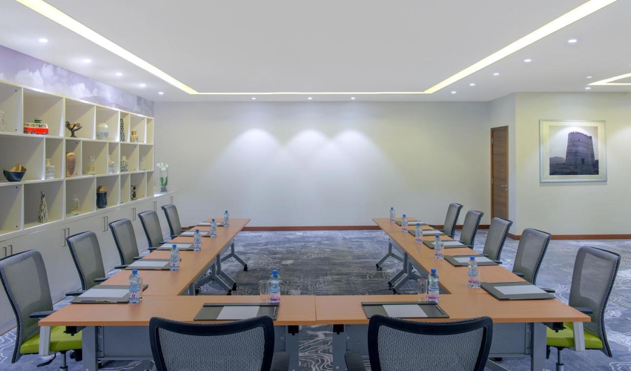 Wyndham Garden Al Khuwair 4* Маскат